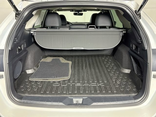 Certified 2025 Subaru Outback Onyx Edition AWD/4WD image 29