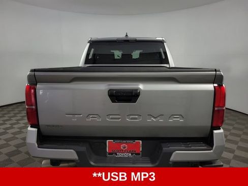 Used 2025 Toyota Tacoma TRD Sport image 7