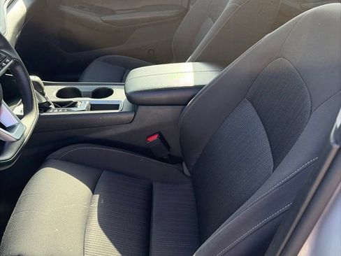 Used 2025 Nissan Altima 2.5 SV FWD image 15