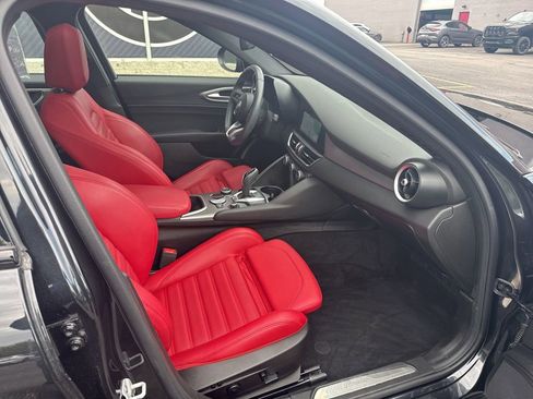 Used 2024 Alfa Romeo Giulia Ti w/ Performance Driving Package AWD/4WD image 61