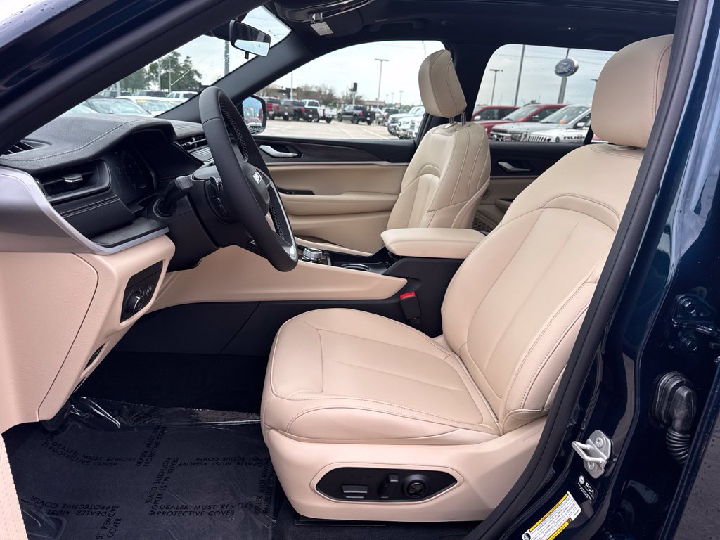 New 2027 Jeep Grand Cherokee Limited AWD/4WD image 4