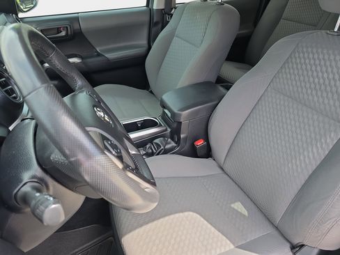 Used 2021 Toyota Tacoma SR5 RWD image 13