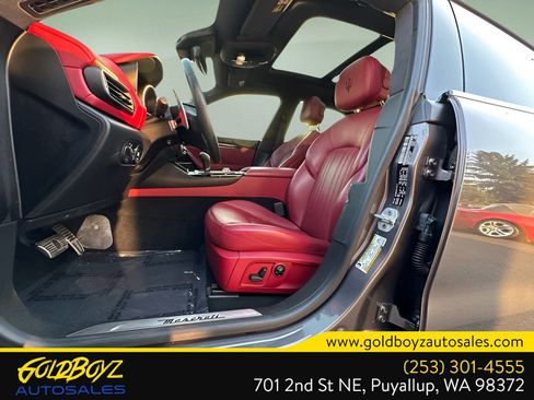 Used 2017 Maserati Levante w/ Sport Package AWD/4WD image 16