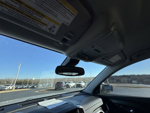 Used 2022 GMC Terrain SLT w/ Infotainment Package II image 19