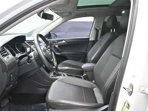 Used 2020 Volkswagen Tiguan SE FWD image 9