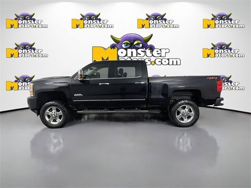 Used 2019 Chevrolet Silverado 2500 High Country image 8