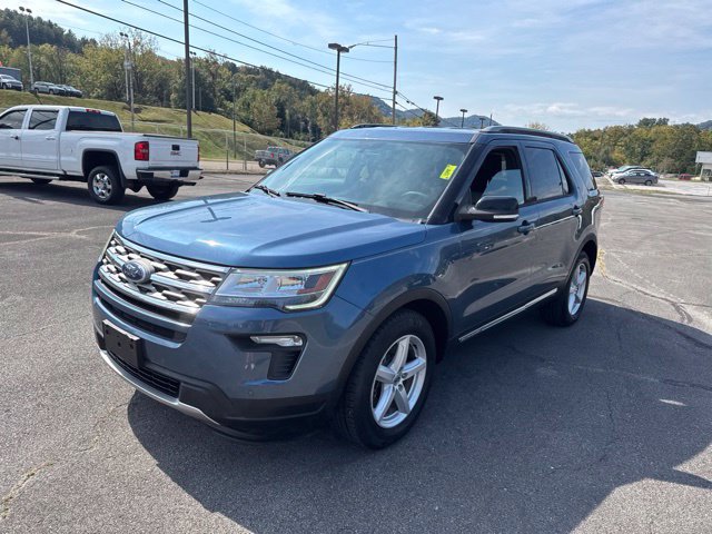 Used 2018 Ford Explorer XLT w/ Equipment Group 202A FWD image 4