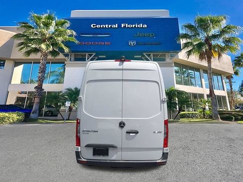 Used 2024 Mercedes-Benz Sprinter 2500 image 6