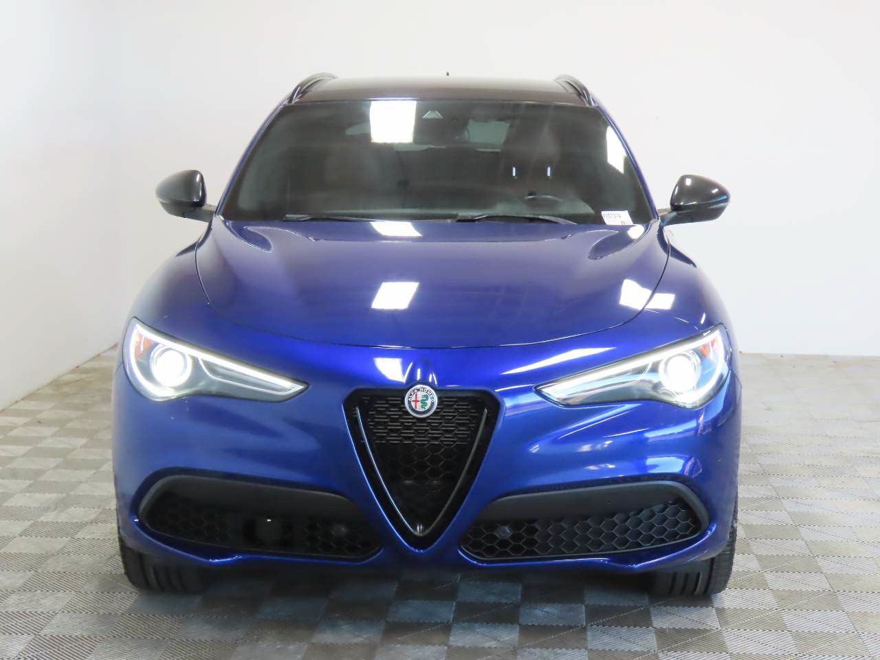 Used 2021 Alfa Romeo Stelvio Ti Sport AWD/4WD image 2