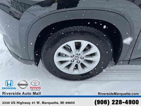 Used 2025 Toyota Grand Highlander AWD image 11