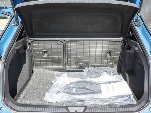 New 2025 Volkswagen ID.4 Pro RWD image 11