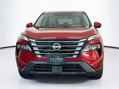 Used 2025 Nissan Rogue SV AWD/4WD image 2