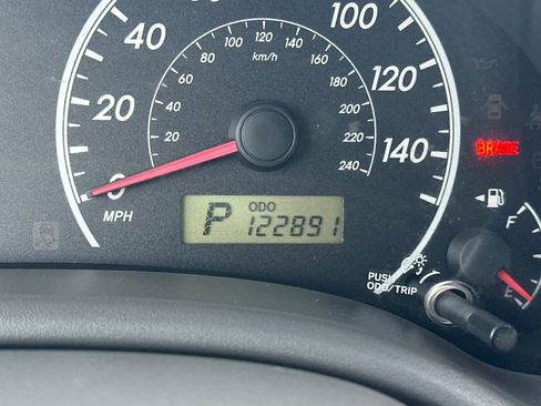 Used 2010 Toyota Corolla LE image 26