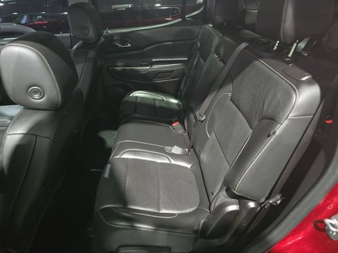 Used 2023 GMC Acadia SLT AWD/4WD image 14