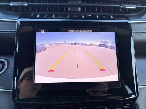 Used 2023 Jeep Grand Cherokee L Laredo image 24