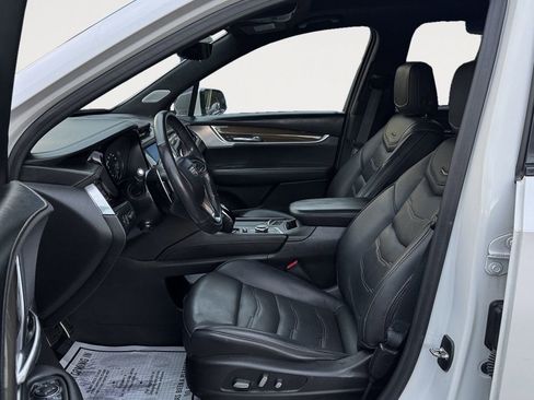 Used 2021 Cadillac XT6 Sport w/ Platinum Package image 12