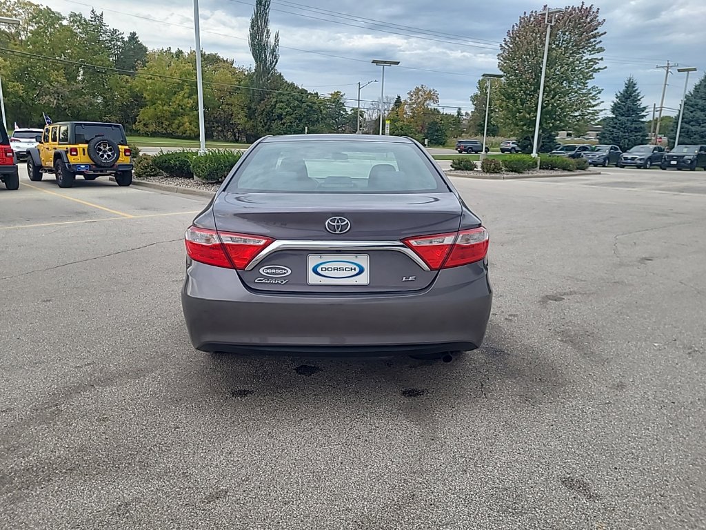 Used 2015 Toyota Camry LE FWD image 5