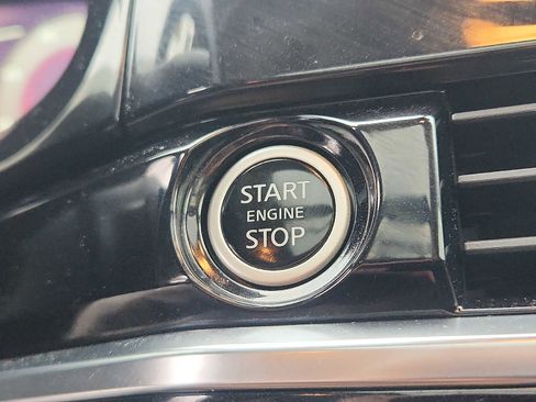 Used 2023 Nissan Pathfinder Platinum w/ Cargo Package image 23