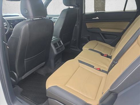 Used 2023 Volkswagen Atlas Cross Sport SEL R-Line image 19