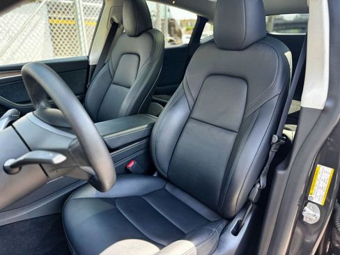 Used 2024 Tesla Model Y Long Range RWD image 39