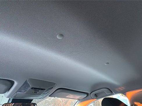 Used 2021 Toyota RAV4 LE image 10