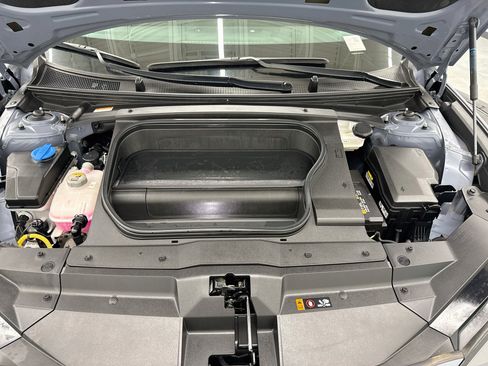 Used 2024 Hyundai Ioniq 6 SE RWD image 35