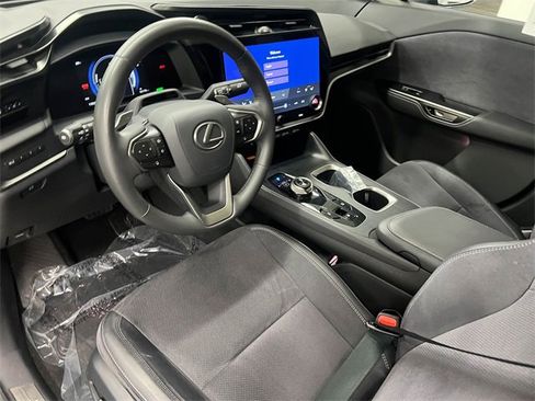 Certified 2023 Lexus RZ 450e Premium image 17