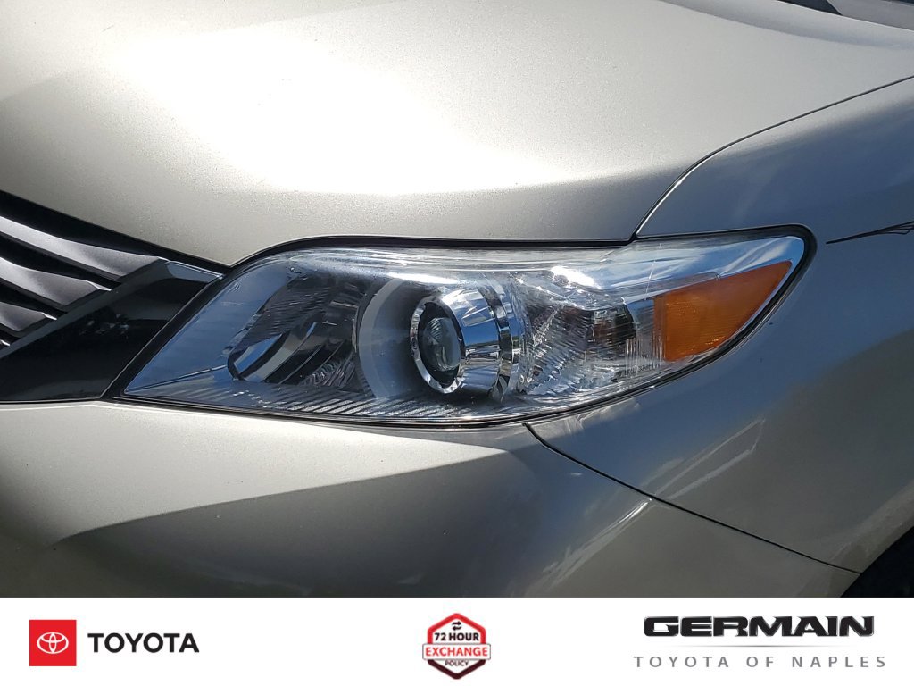 Used 2017 Toyota Sienna XLE w/ XLE Navigation Package FWD image 16