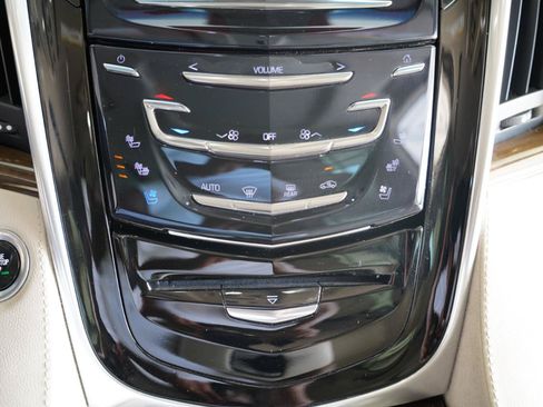 Used 2019 Cadillac Escalade ESV Premium Luxury w/ LPO, Radiant Package AWD/4WD image 20