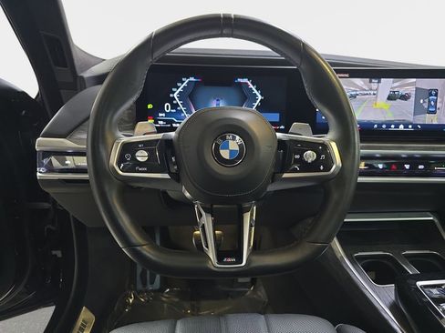 Used 2023 BMW 760i xDrive w/ Executive Package AWD/4WD image 19