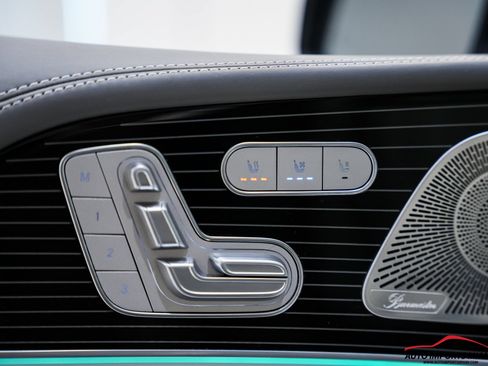 Used 2024 Mercedes-Benz Maybach GLS 600 4MATIC image 44