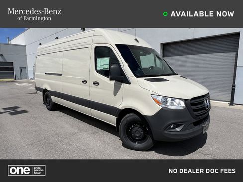 Used 2024 Mercedes-Benz Sprinter 2500 image 1