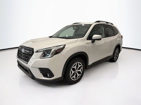 Used 2023 Subaru Forester Premium AWD/4WD image 3