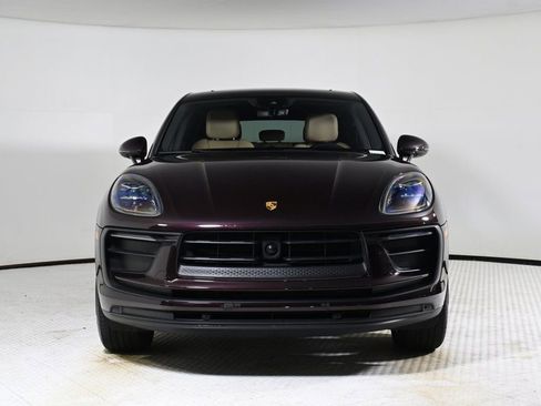 Certified 2024 Porsche Macan image 10