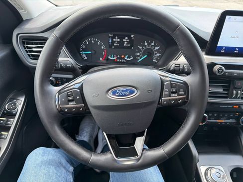 Used 2022 Ford Escape SEL FWD image 17