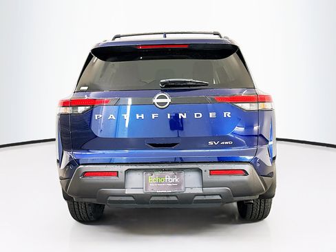 Used 2023 Nissan Pathfinder SV image 7