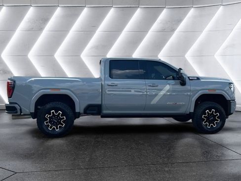 Used 2024 GMC Sierra 2500 AT4 w/ AT4 Premium Plus Package AWD/4WD image 8