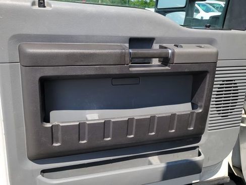 Used 2012 Ford F550 4x4 Regular Cab Super Duty w/ Payload Upgrade Pkg image 7