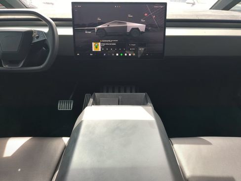Used 2024 Tesla Cybertruck Cyberbeast AWD/4WD image 13