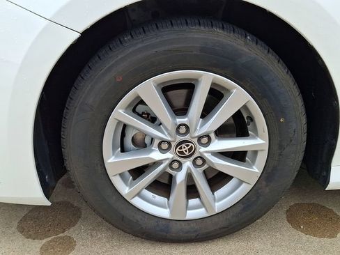 Used 2025 Toyota Camry LE FWD image 28