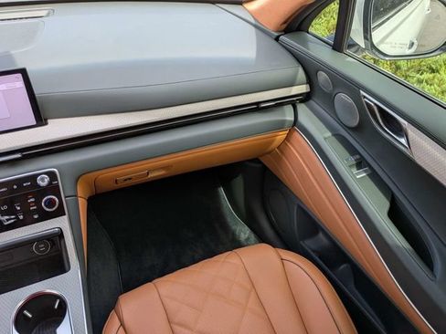 Used 2018 Genesis G80 3.3T Sport RWD image 17