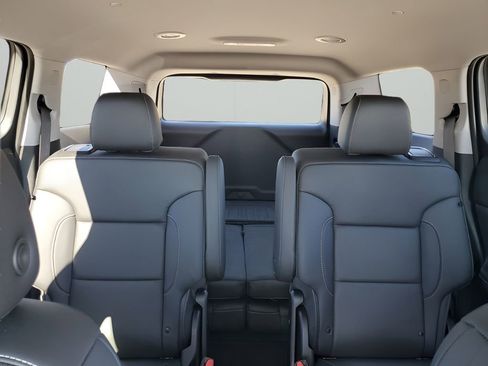 Certified 2023 GMC Acadia SLT image 43