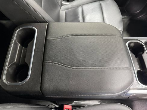 Used 2025 Chevrolet Silverado 2500 LTZ w/ LTZ Convenience Package image 31