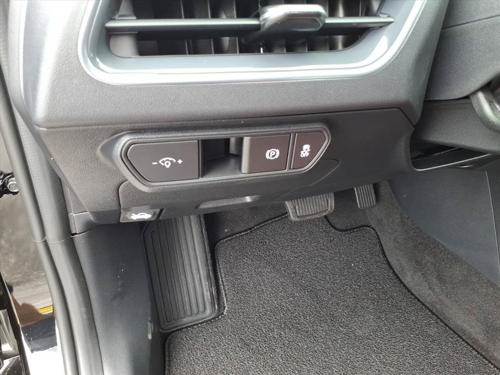 New 2026 Kia K4 GT-Line FWD image 17