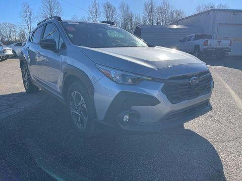 Used 2024 Subaru Crosstrek 2.0i Premium w/ Popular Package #4 image 7