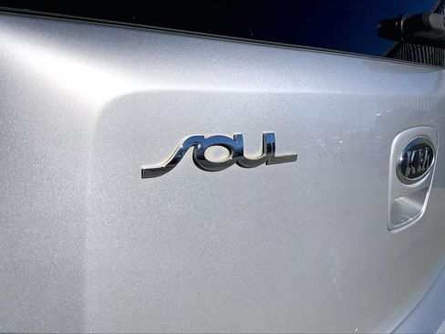 Used 2011 Kia Soul + image 27