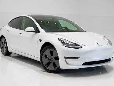 Used 2022 Tesla Model 3 Long Range AWD/4WD image 5