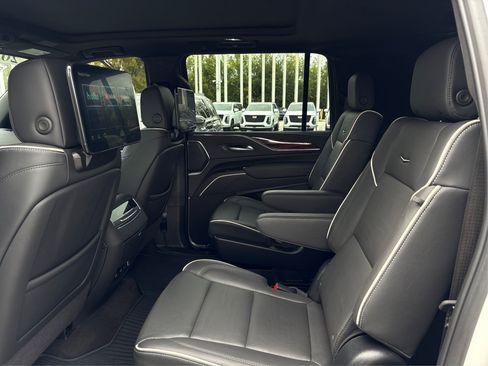 Certified 2024 Cadillac Escalade ESV Premium Luxury image 11