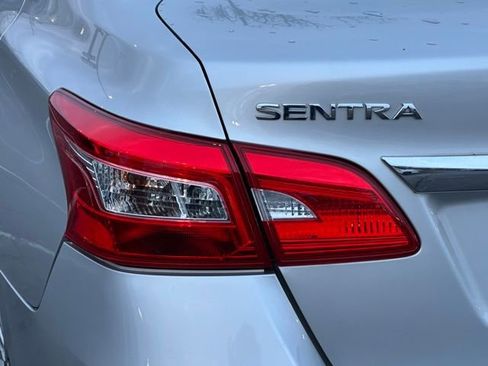Used 2018 Nissan Sentra S image 13