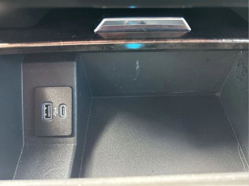 Used 2022 Ford F250 Lariat w/ Black Appearance Package image 24